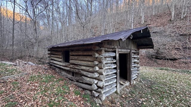 421 Wren Branch Road, Oneida, KY 40972