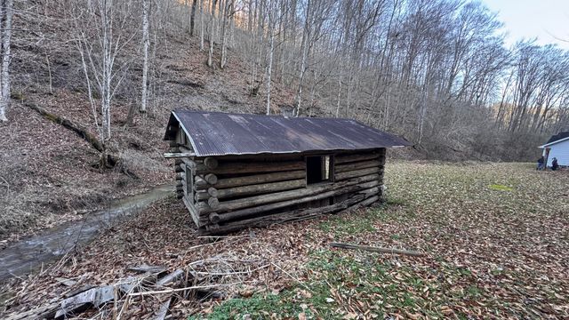 421 Wren Branch Road, Oneida, KY 40972