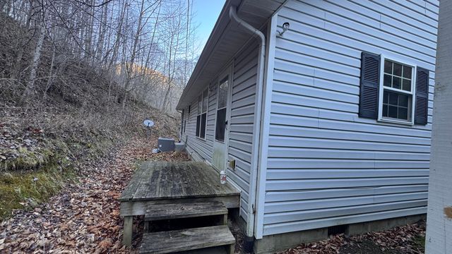 421 Wren Branch Road, Oneida, KY 40972