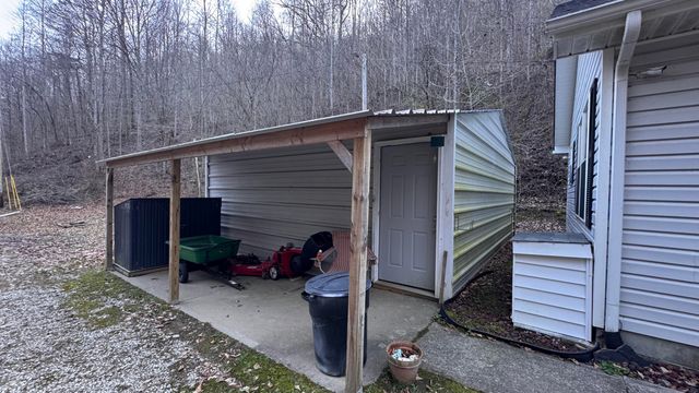 421 Wren Branch Road, Oneida, KY 40972