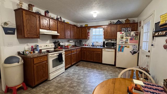 421 Wren Branch Road, Oneida, KY 40972