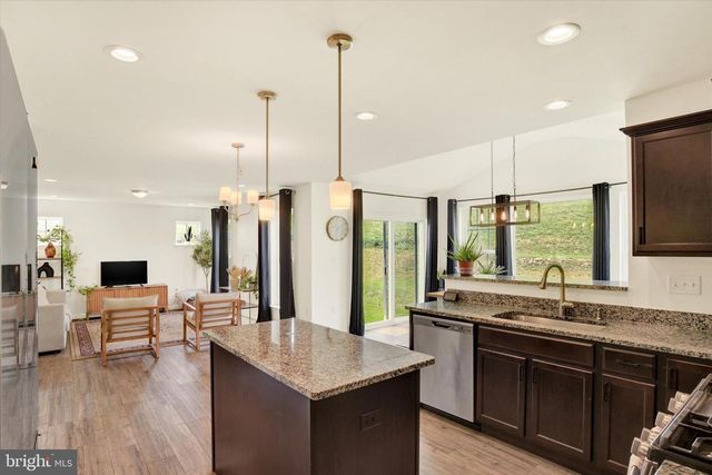587 SMOKE HOUSE DR, Mechanicsburg, PA 17055