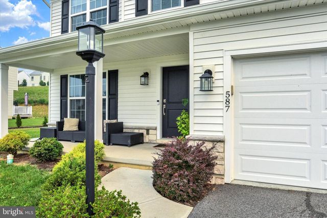 587 SMOKE HOUSE DR, Mechanicsburg, PA 17055