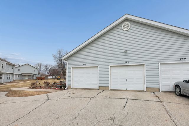 729 NW Greenwood Street 18, Ankeny, IA 50023