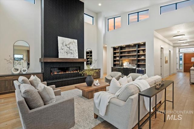 9967 W Bouvardia St, Star, ID 83669