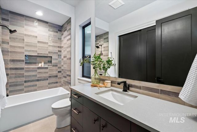 9967 W Bouvardia St, Star, ID 83669