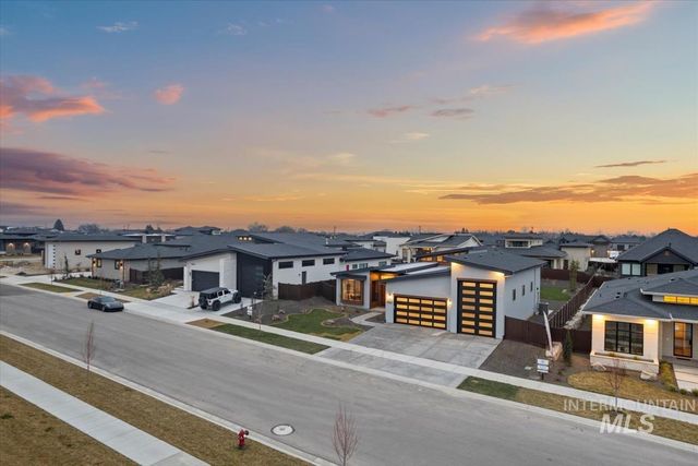 9967 W Bouvardia St, Star, ID 83669