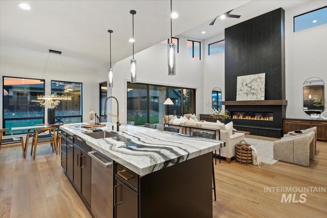 9967 W Bouvardia St, Star, ID 83669