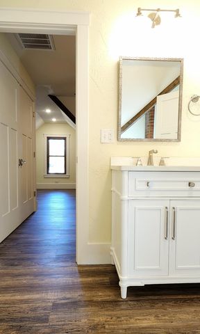 1006 W Walnut Street, Springfield, MO 65806