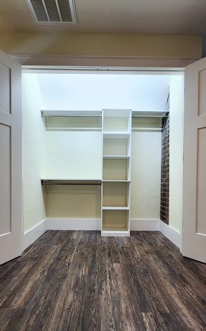 1006 W Walnut Street, Springfield, MO 65806