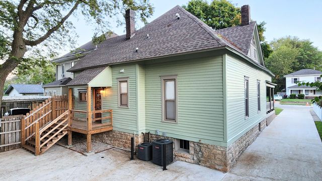 1006 W Walnut Street, Springfield, MO 65806