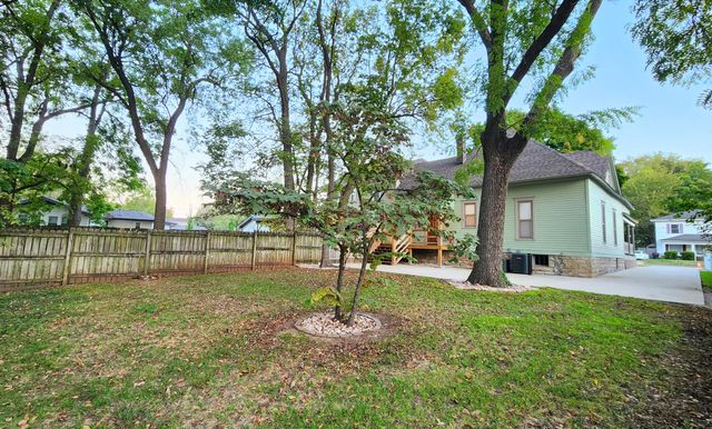 1006 W Walnut Street, Springfield, MO 65806