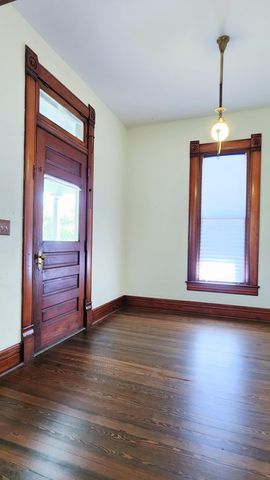 1006 W Walnut Street, Springfield, MO 65806