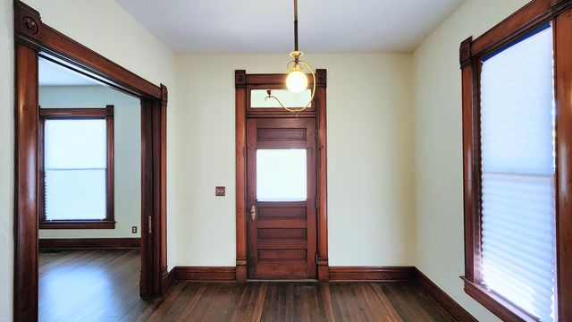 1006 W Walnut Street, Springfield, MO 65806