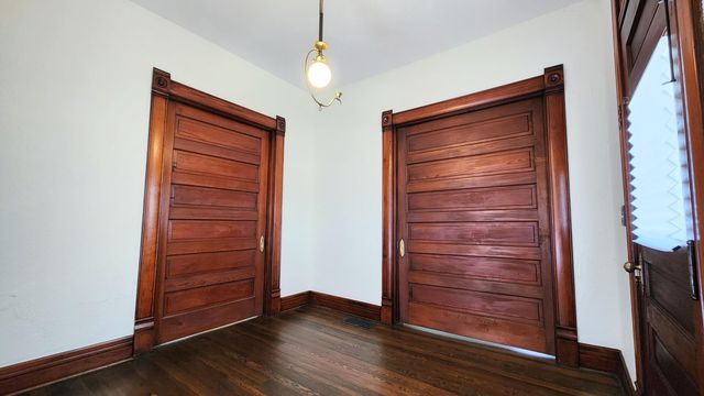 1006 W Walnut Street, Springfield, MO 65806