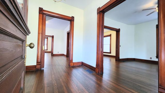 1006 W Walnut Street, Springfield, MO 65806