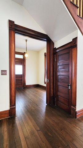 1006 W Walnut Street, Springfield, MO 65806