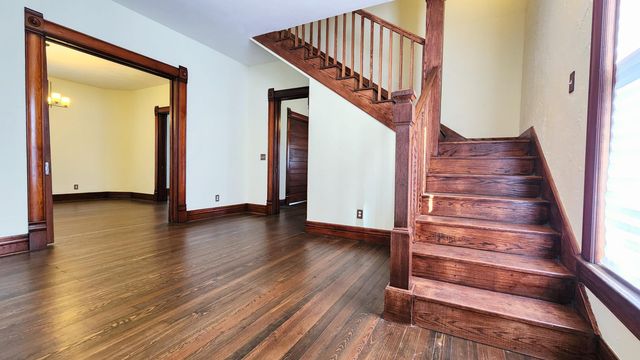 1006 W Walnut Street, Springfield, MO 65806