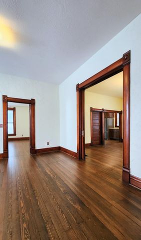 1006 W Walnut Street, Springfield, MO 65806