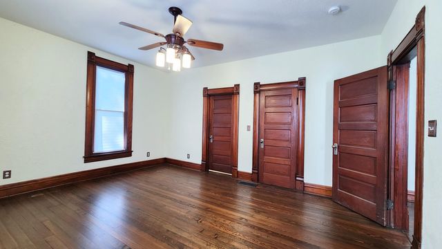 1006 W Walnut Street, Springfield, MO 65806