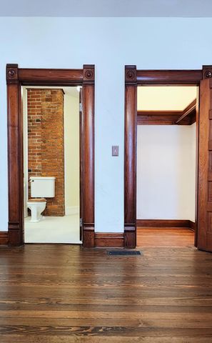 1006 W Walnut Street, Springfield, MO 65806