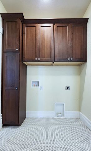 1006 W Walnut Street, Springfield, MO 65806