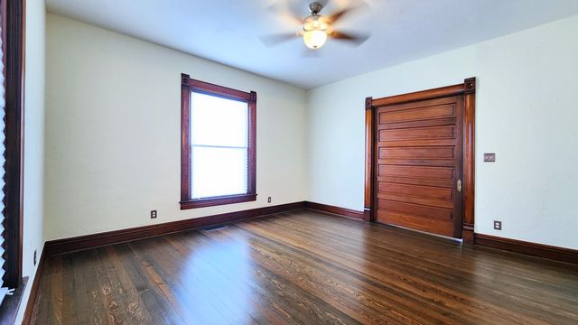 1006 W Walnut Street, Springfield, MO 65806