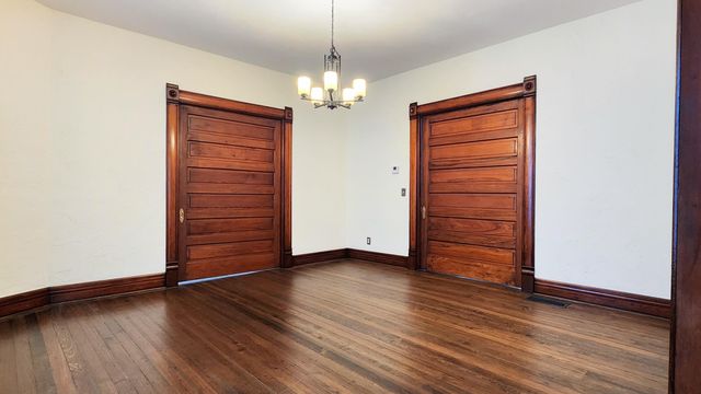 1006 W Walnut Street, Springfield, MO 65806