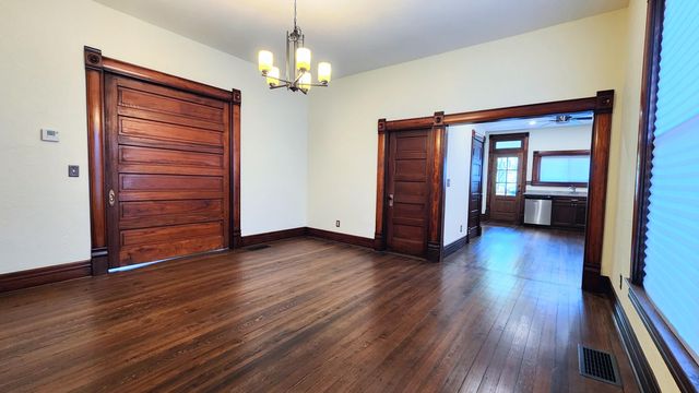 1006 W Walnut Street, Springfield, MO 65806