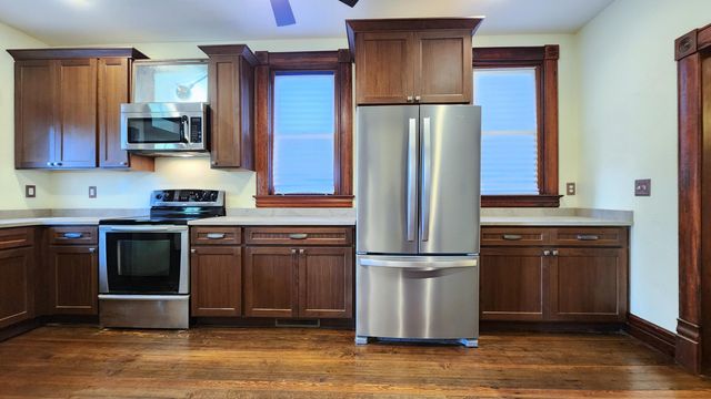 1006 W Walnut Street, Springfield, MO 65806