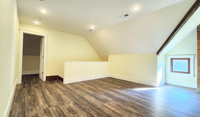 1006 W Walnut Street, Springfield, MO 65806