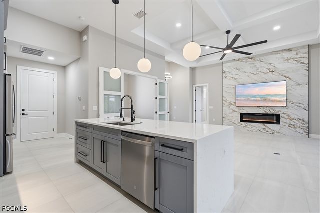 2306 SW 16th TER, Cape Coral, FL 33991