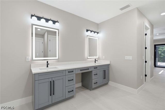 2306 SW 16th TER, Cape Coral, FL 33991