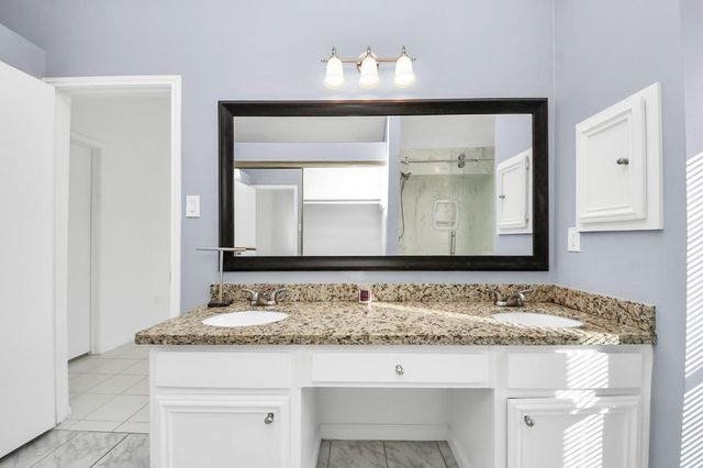 10011 Berry Limb Drive, Houston, TX 77099