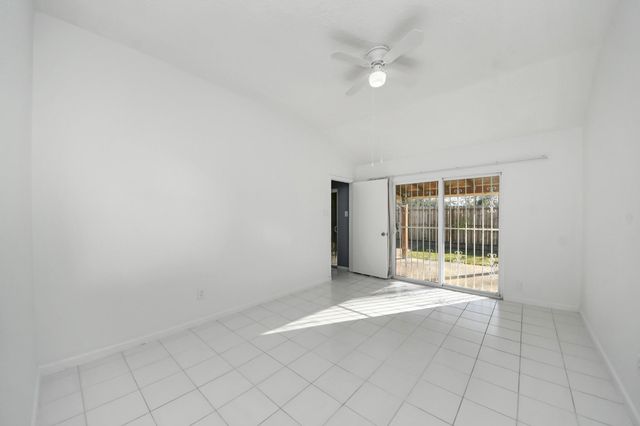 10011 Berry Limb Drive, Houston, TX 77099