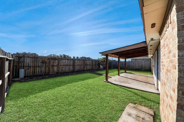 10011 Berry Limb Drive, Houston, TX 77099