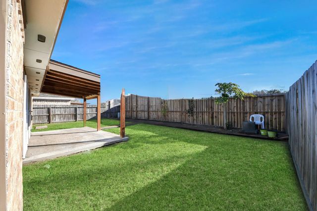 10011 Berry Limb Drive, Houston, TX 77099