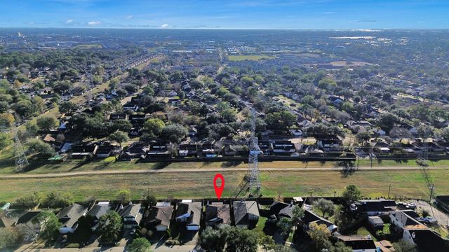 10011 Berry Limb Drive, Houston, TX 77099