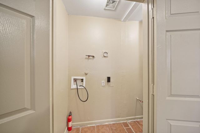 4636 Mayflower A, Houston, TX 77033