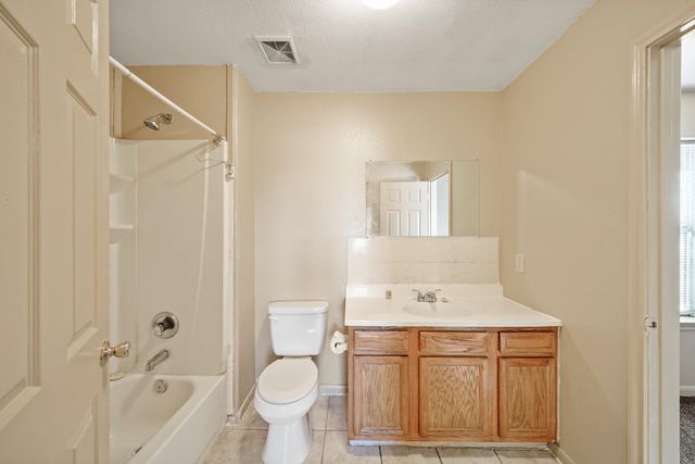 4636 Mayflower A, Houston, TX 77033