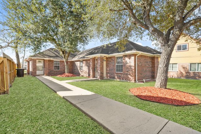 4636 Mayflower A, Houston, TX 77033