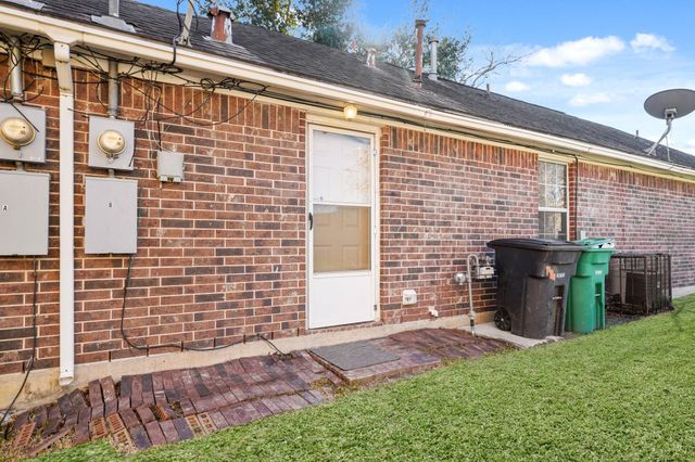 4636 Mayflower A, Houston, TX 77033