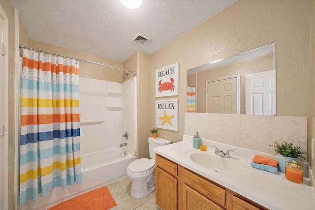 4636 Mayflower A, Houston, TX 77033