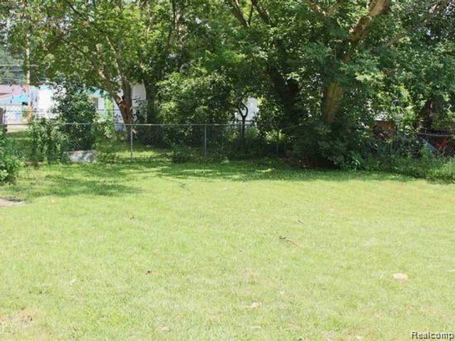 842 LELAND Street, Flint, MI 48507