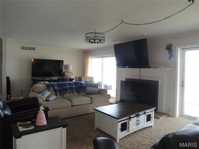 14 Denzel Drive, Greenville, IL 62246