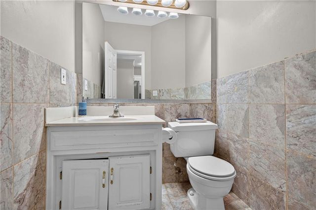 14921 Benson Street, Overland Park, KS 66221