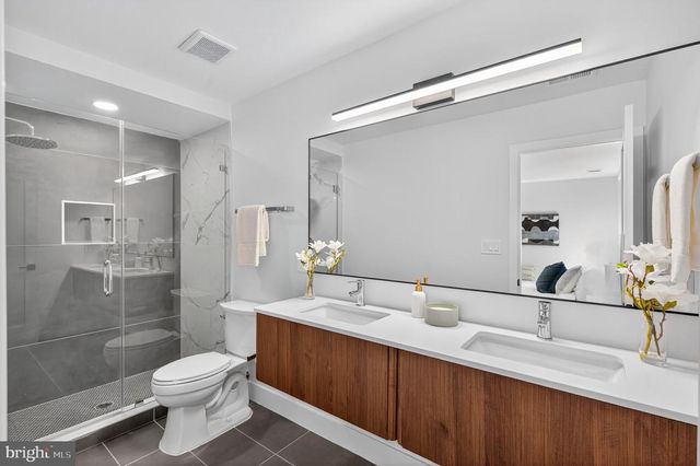 2440 ONTARIO RD NW, Washington, DC 20009