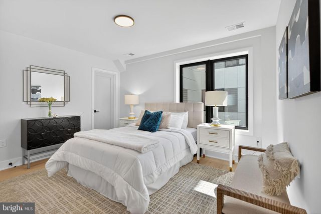 2440 ONTARIO RD NW, Washington, DC 20009