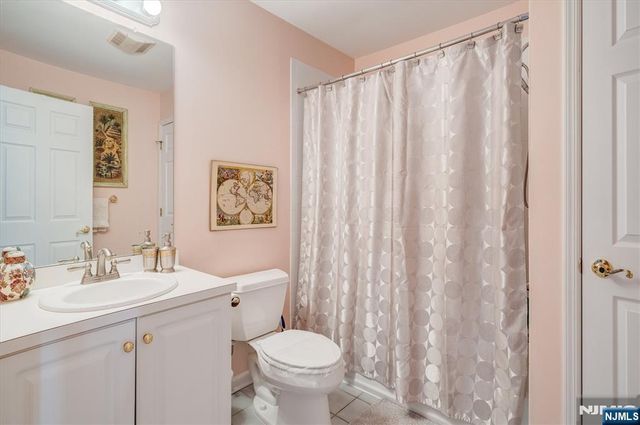 15 Paradise Place C0008, Roseland, NJ 07068