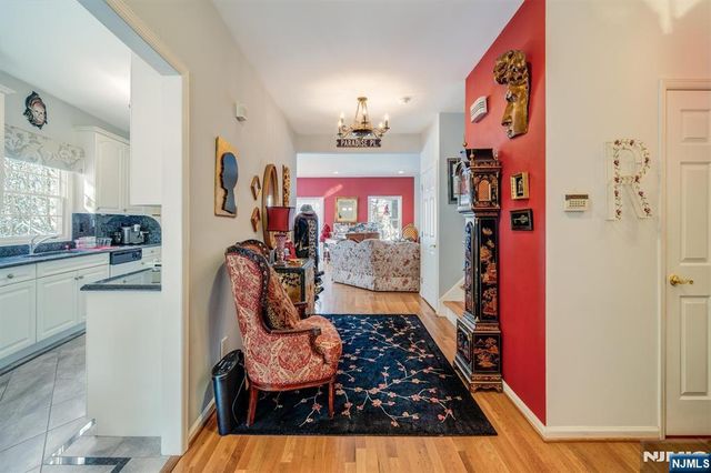 15 Paradise Place C0008, Roseland, NJ 07068